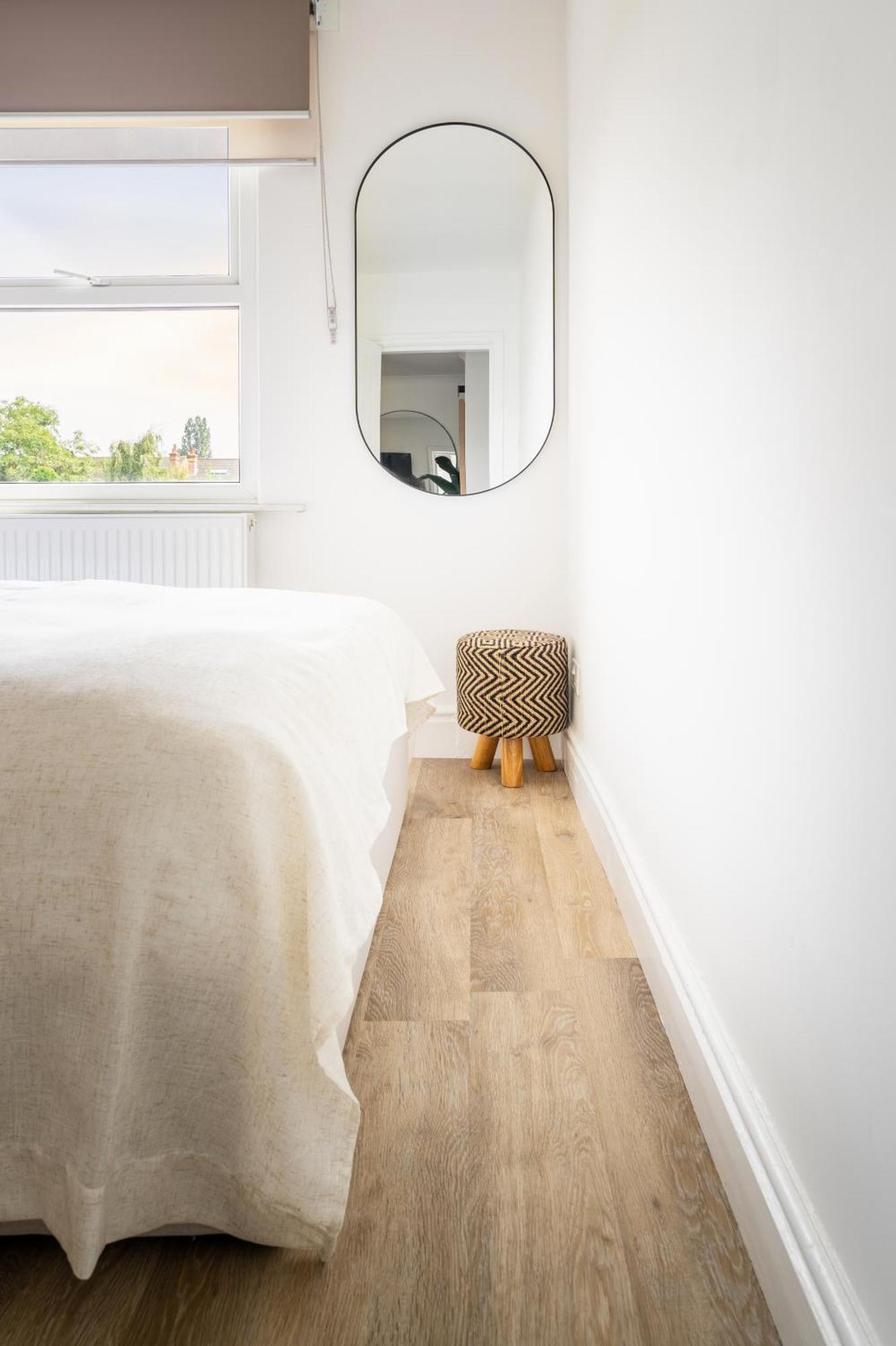 Newly Designed, 2Br Apt, 5Min From Northwood London Tube Station, Nato Hq, Ideal For Wembley, Warner Studio, Contractors Exterior photo